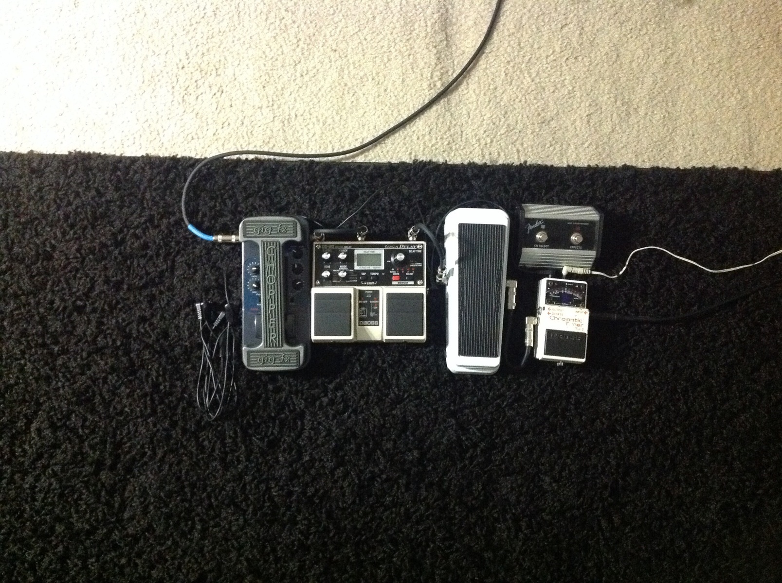 Boss Music Gear Setup by a_maranje featuring Boss TU-2 Chromatic Tuner, Boss DD-20 Giga Delay, and Gig-Fx Chopper