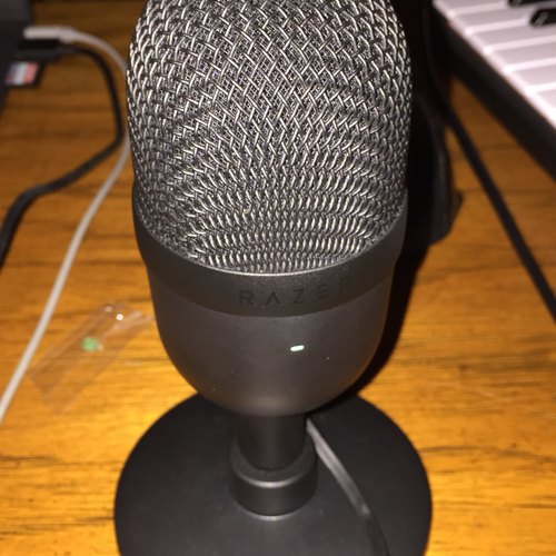 Photo of Razer Seiren in a closeup