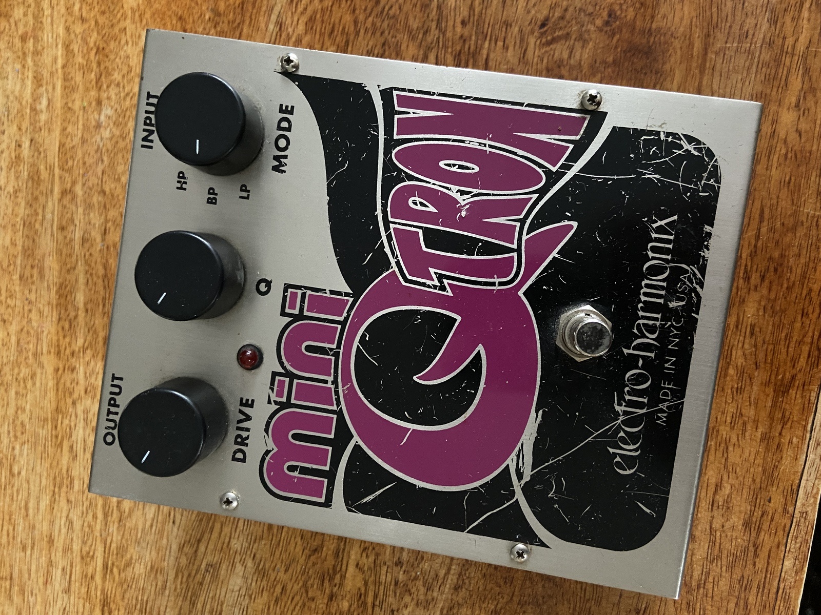 Pedalboard by grumpy featuring Electro-Harmonix Mini Q-Tron