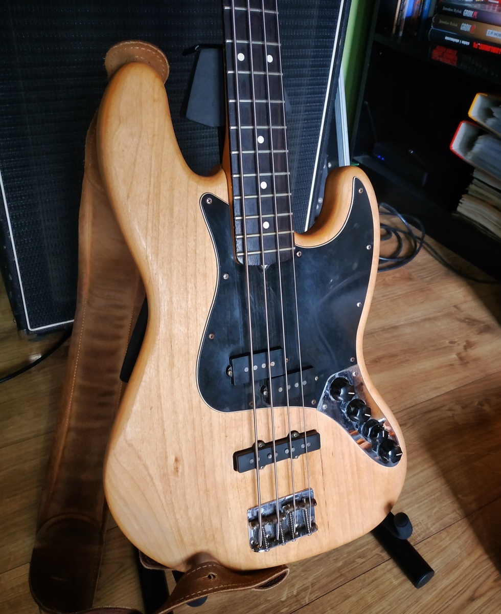 Music Gear Setup by smo featuring Fender Jazz Bass Reggie Hamilton Anniversary