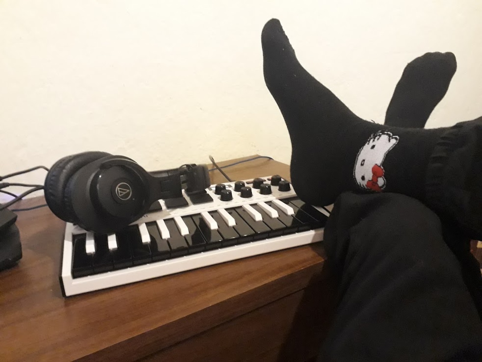 Audio-Technica Live Rig by eletrogaia featuring Akai MPK Mini Mk3 Limited Edition White and Audio-Technica ATH-M30X