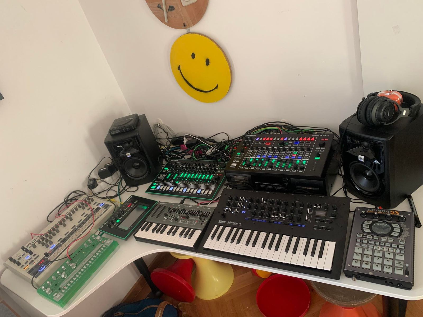 Electronic Studio Setup by kezdemfeladni featuring Behringer RD-9, Behringer RD-6, and Roland TB3 and 5 more pieces of gear