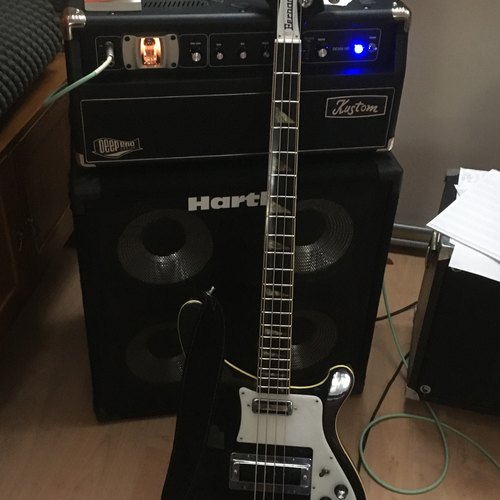 Photo of Fernandes RB 80 and more gear in a amplifier and bass