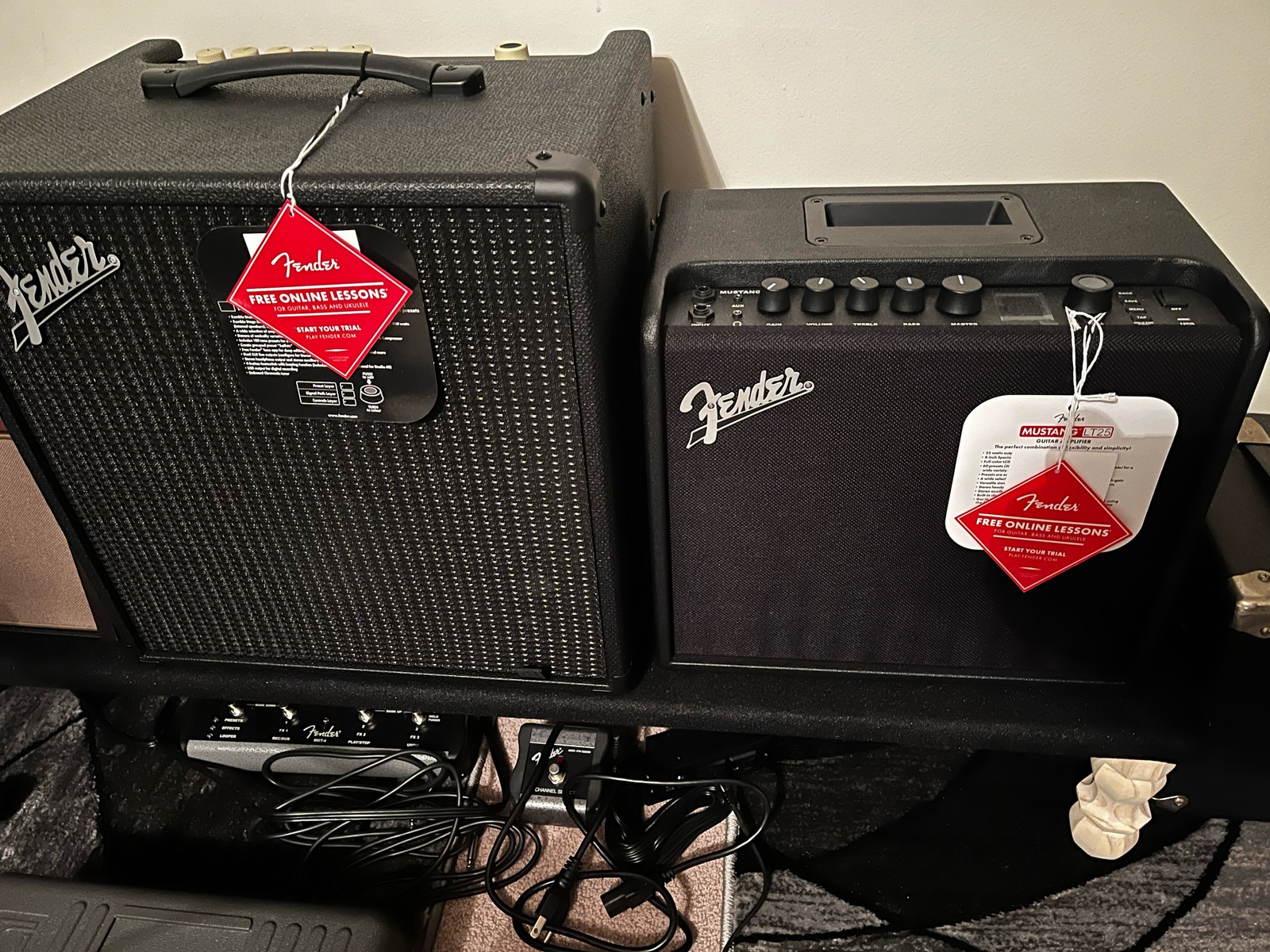 Studio Setup by djjowell featuring Fender Rumble Studio 40 and Fender Mustang LT25 25W
