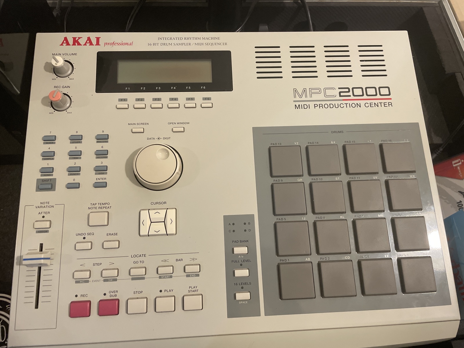 Hip Hop Music Gear Setup by noah_arkade_delgado featuring Akai MPC 2000