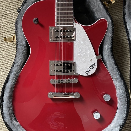Photo of Gretsch G5421 Electromatic in a guitar