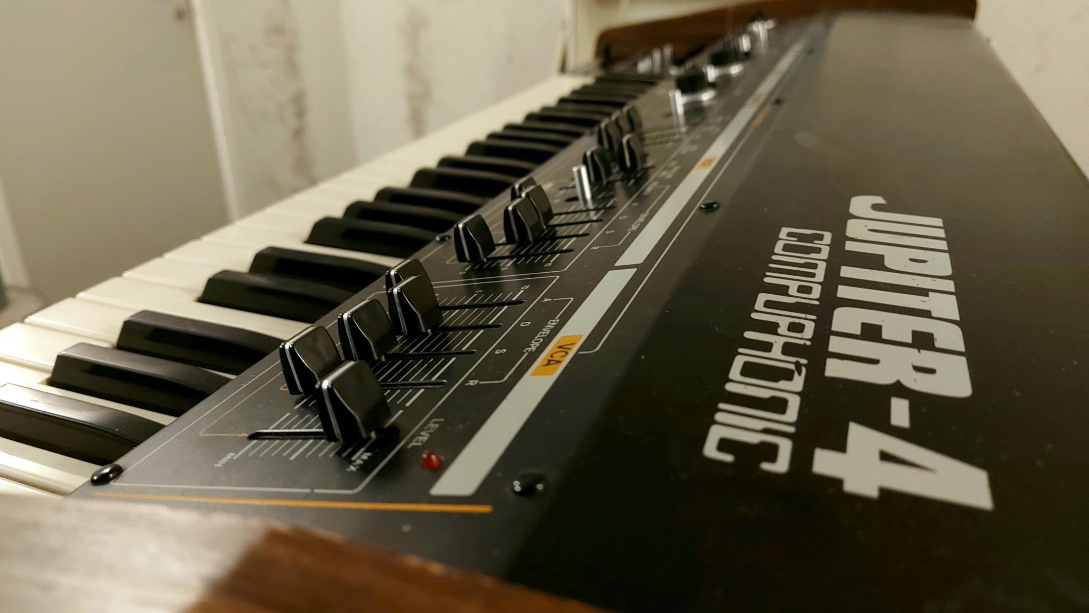 Electronic Synth Setup by synthee featuring Roland Jupiter-4
