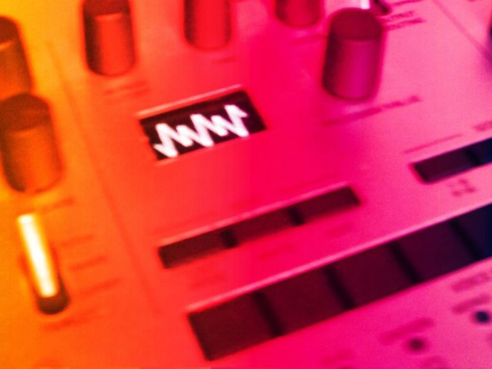 allainrauendj's music gear photo