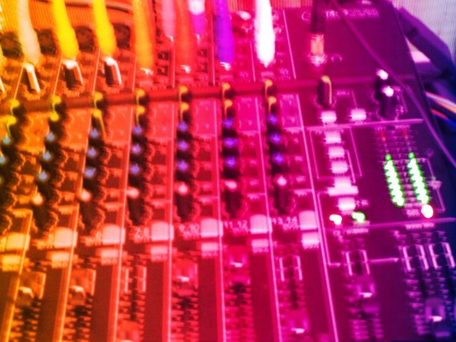 allainrauendj's music gear photo