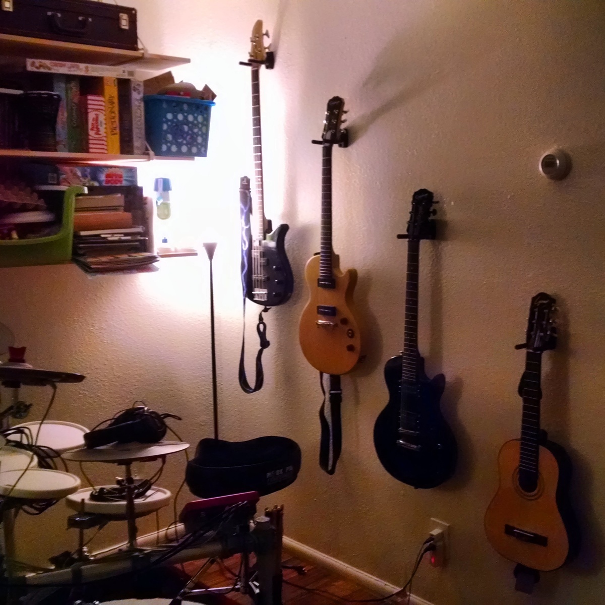 co8racommand3r's music gear photo