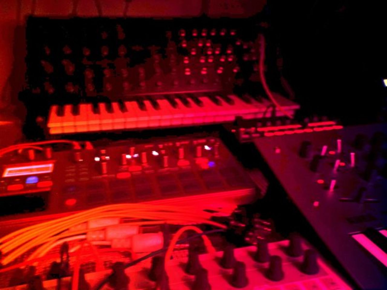 allainrauendj's music gear photo