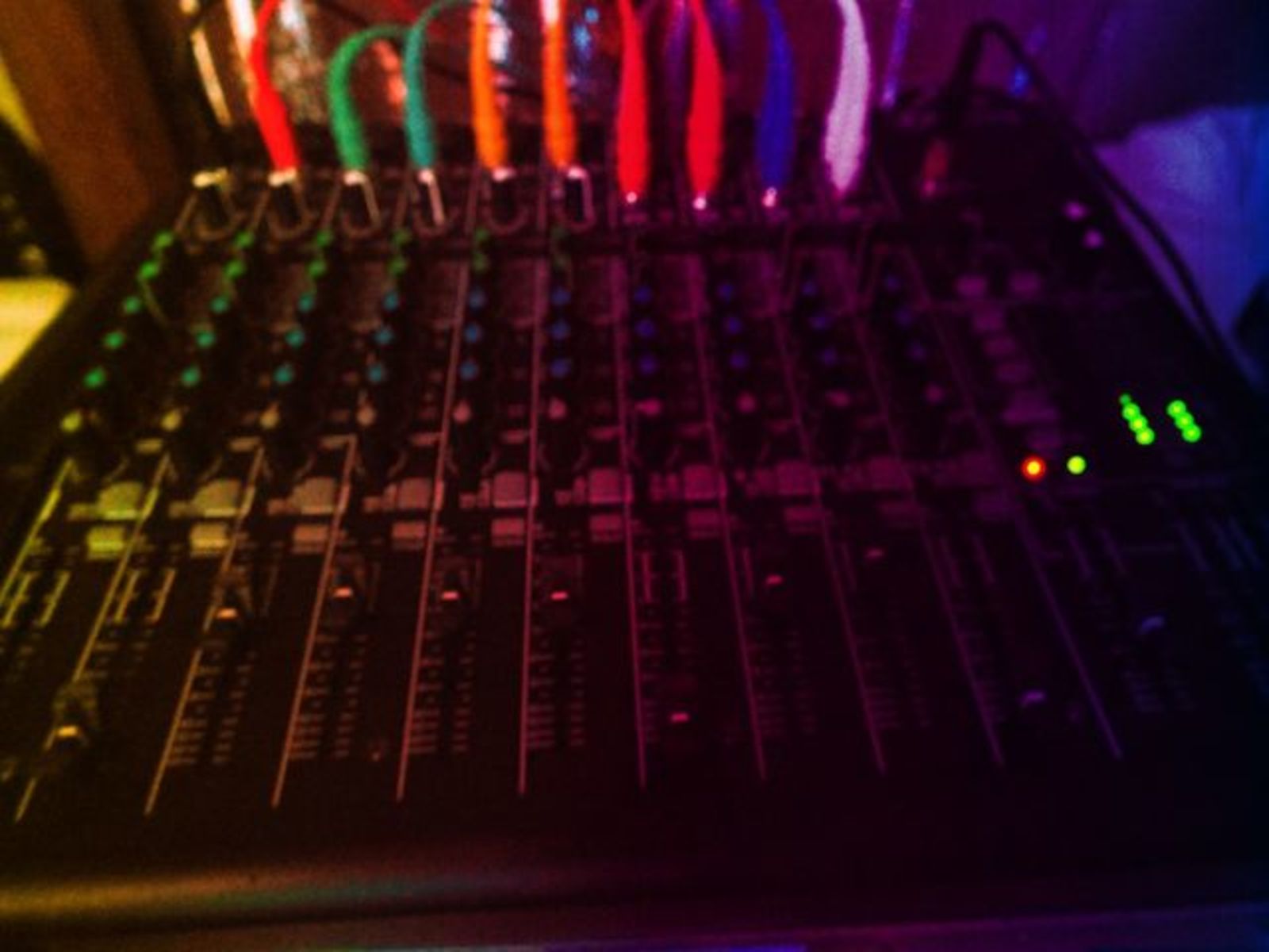 allainrauendj's music gear photo