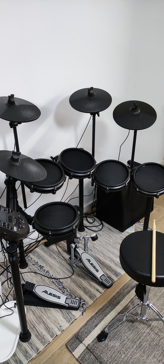 Alesis Drum Kit by luis_dj featuring Alesis Nitro Mesh 8-Piece Electronic Drum Set, Alesis Nitro Kit, and Alesis Nitro Mesh Kit Expansion Pack and 2 more pieces of gear
