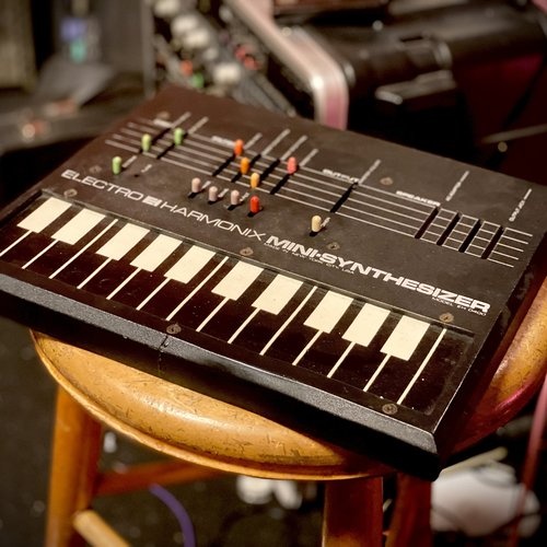Electro-Harmonix EH-0400 MINI-SYNTHESIZER - What To Know & Where
