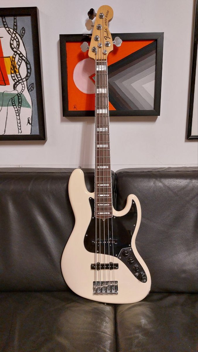 Jazz Studio Setup by bettercalljohn featuring Fender American Deluxe Jazz Bass V