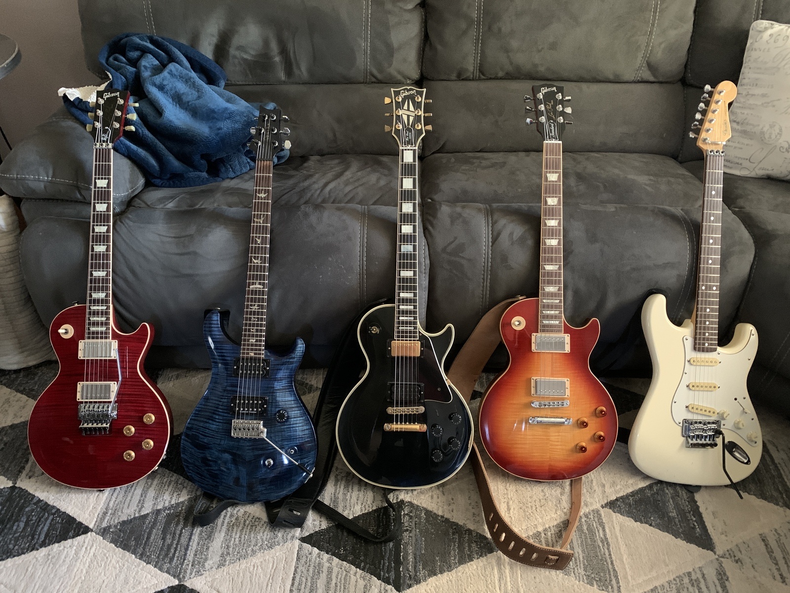 Gibson Music Gear Setup by tony_poukkula featuring Gibson Alex Lifeson Les Paul Axcess FR, PRS Custom 24, and Gibson Les Paul Custom Electric Guitar and 2 more pieces of gear