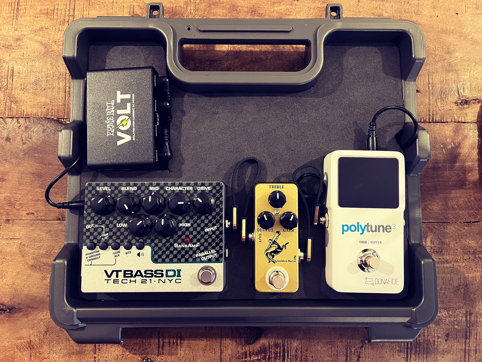 Pedalboard by pcabrera featuring Tech 21 VT Bass DI, Mosky Golden Horse, and TC Electronic PolyTune 3 and 2 more pieces of gear