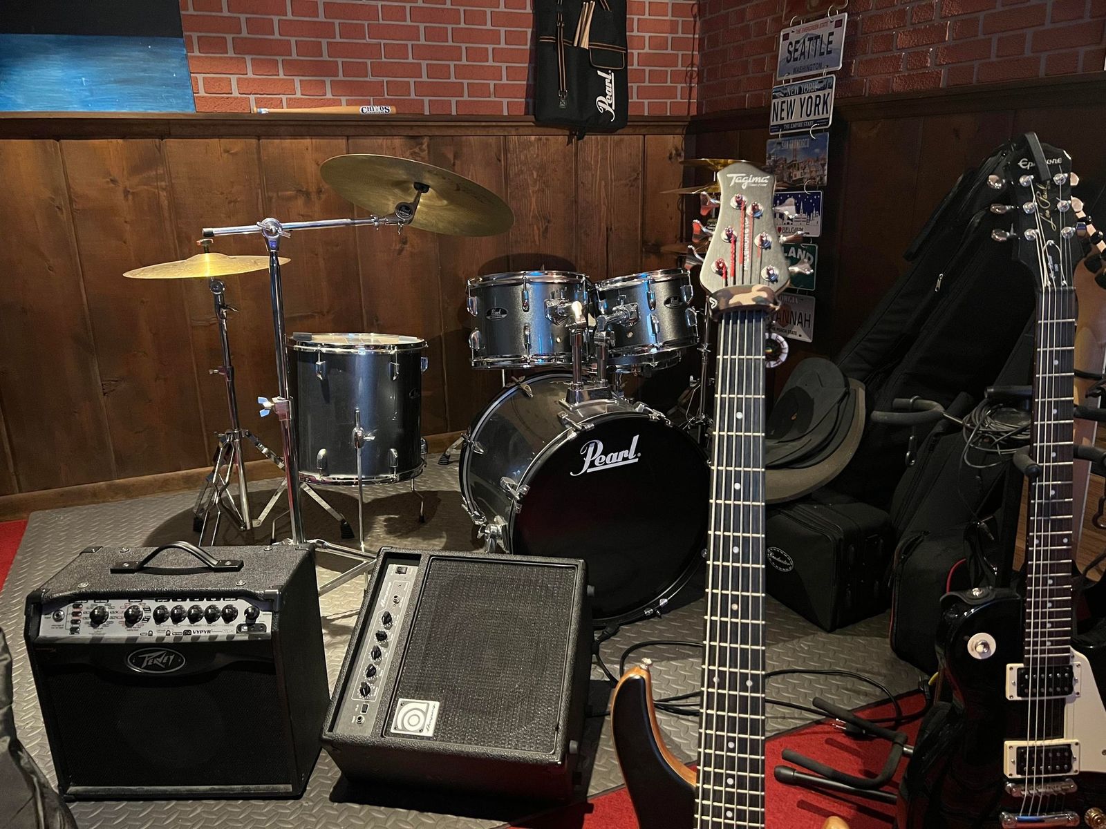 Metal Drum Kit by yuanmondragon featuring Pearl Roadshow RS525SC/C 5-piece Complete Drum Set with Cymbals, Meinl HCS Complete Cymbal Set, and Vic Firth 5A American Classic Hickory and 5 more pieces of gear