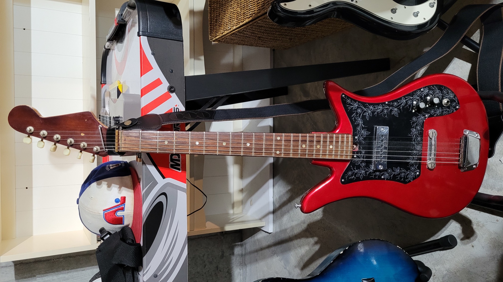 Music Gear Setup by lang_huck featuring Teisco E-110
