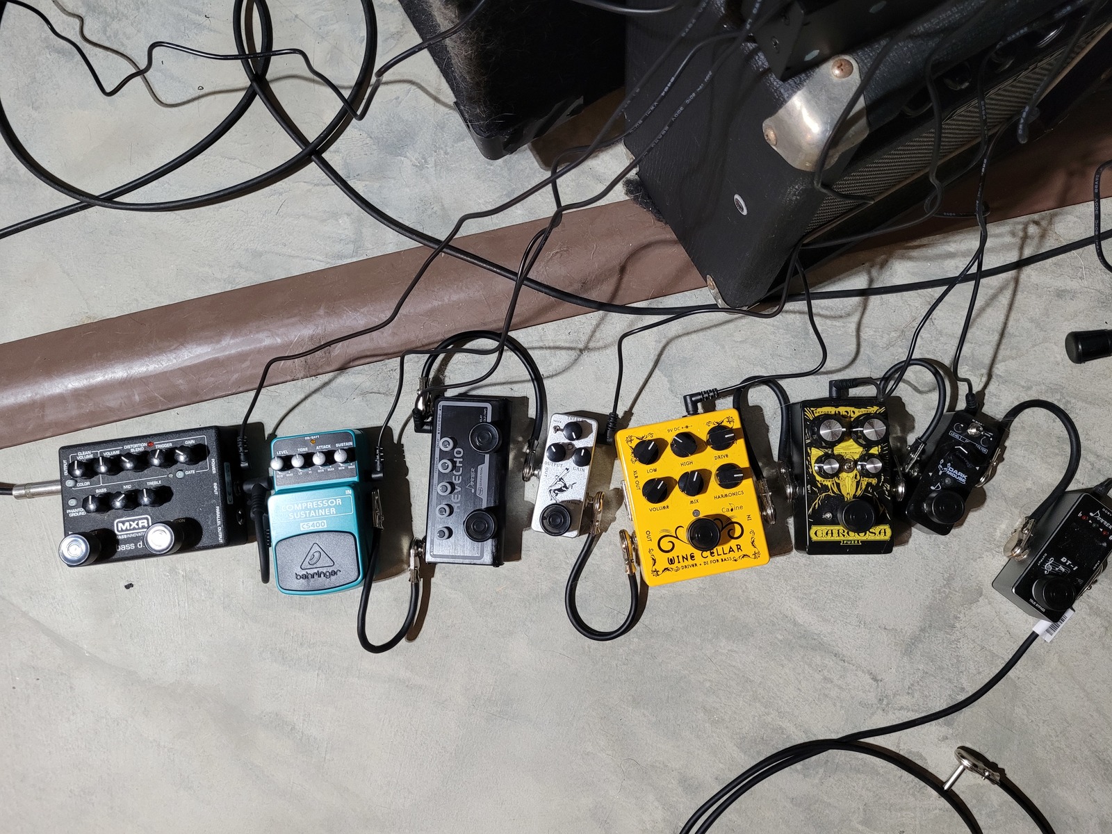Metal Pedalboard by lang_huck featuring Behringer CS400 Compressor Sustainer, Donner Revecho, and MXR M80 Bass DI+ and 5 more pieces of gear
