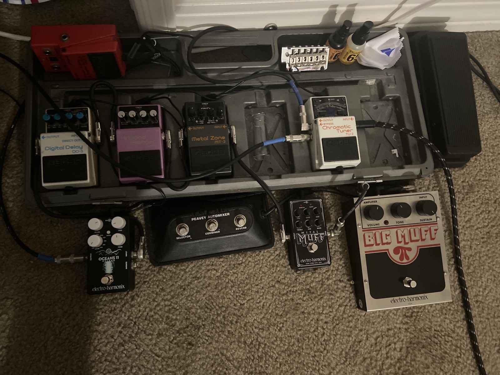 Boss Pedalboard by renankatz featuring Electro-Harmonix Big Muff Pi, Electro-Harmonix Nano Metal Muff, and Electro-Harmonix Oceans 11 and 3 more pieces of gear