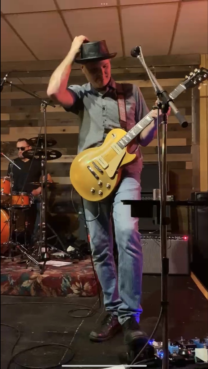 Country Live Rig by tonylemieux featuring Gibson Les Paul 60's Tribute 2011 P90's and Fender '65 Deluxe Reverb Reissue 1x12 Combo Amplifier