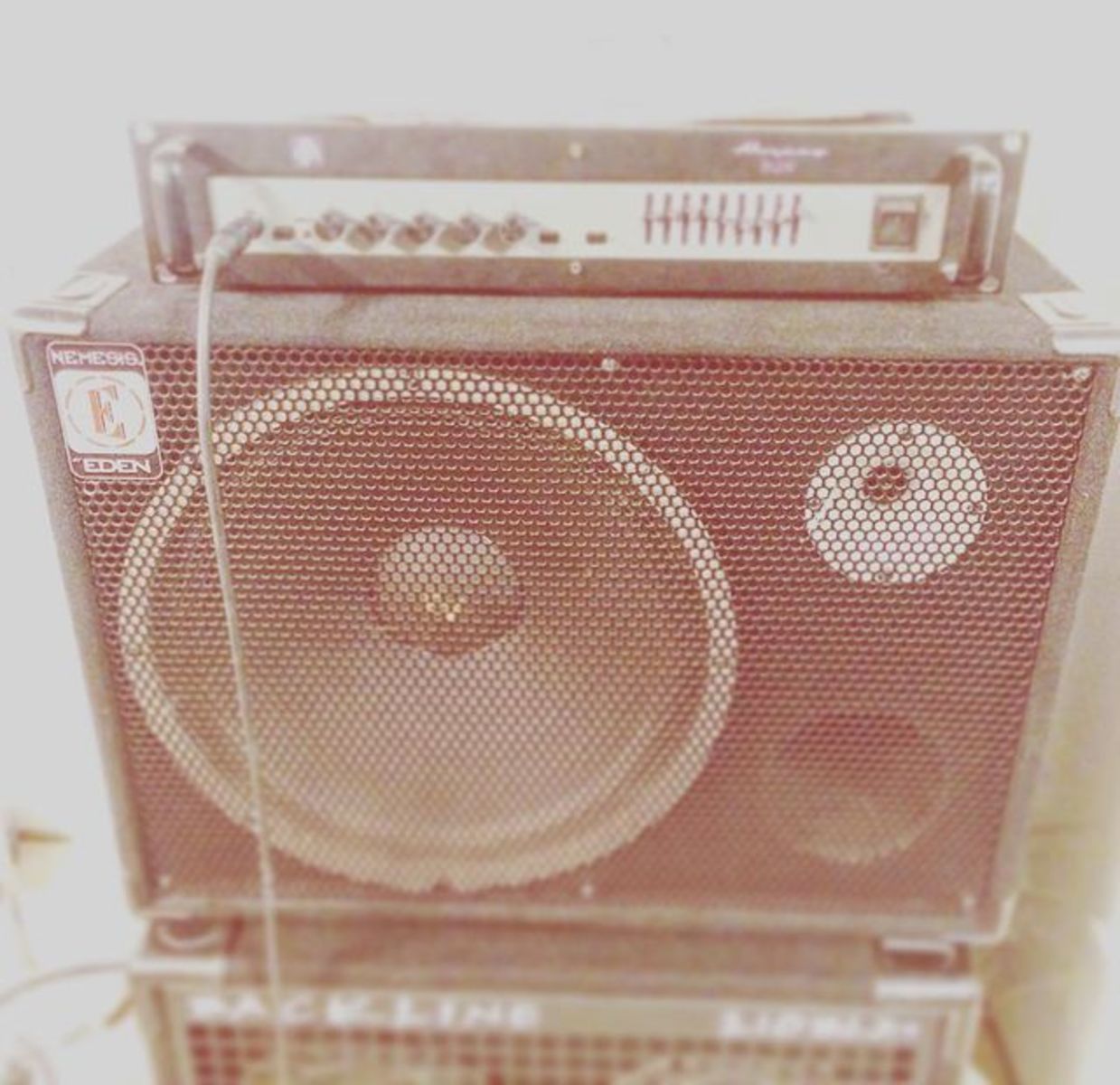 Music Gear Setup by maibanez featuring Ampeg B2R