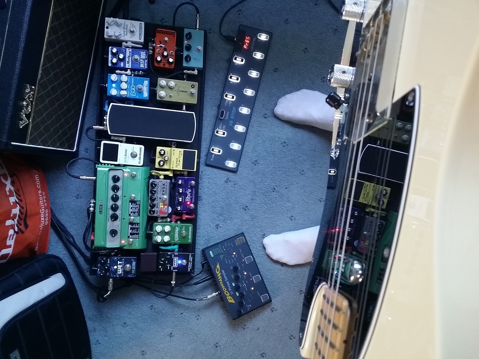 Music Gear Setup by jameslatham featuring Line 6 DL4 Delay Modeler, ZVEX Vexter Series Fuzz Factory, and JHS Morning Glory