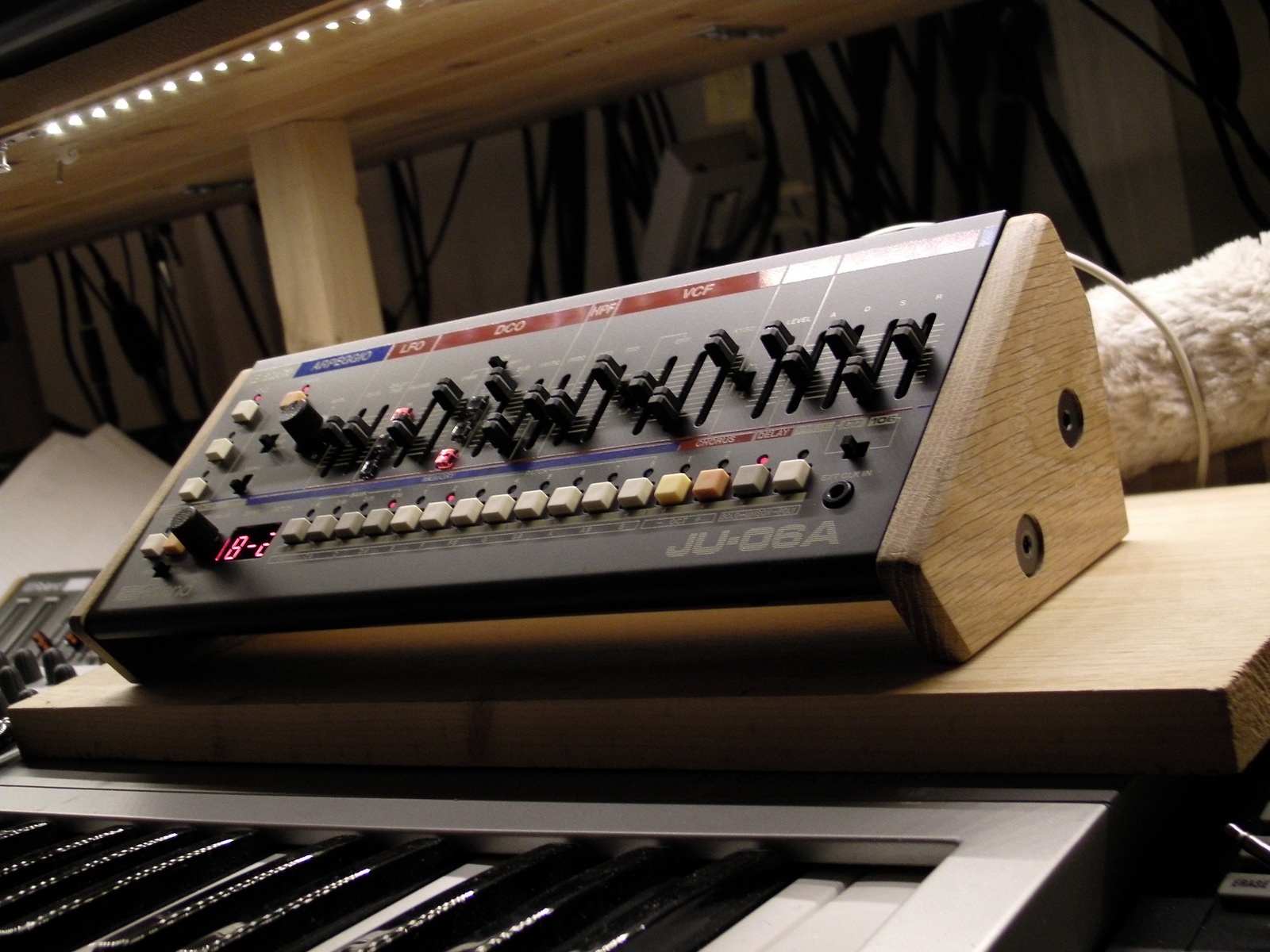Electronic Synth Setup by lucas_w featuring Roland Juno-60, Roland Juno-106, and Roland Boutique JU-06A