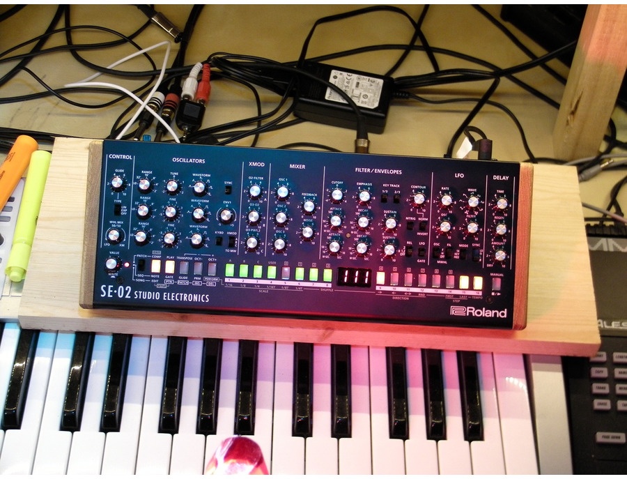 Roland SE-02 - ranked #188 in Synthesizers | Equipboard