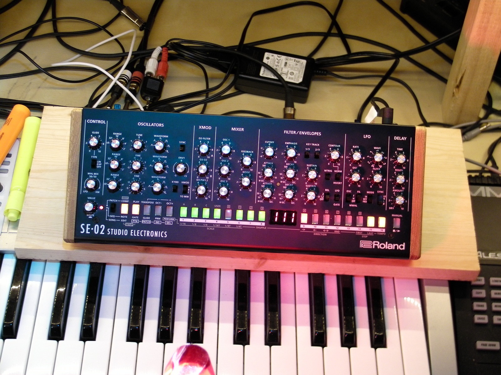 Electronic DJ Setup by kayford featuring Roland SE-02