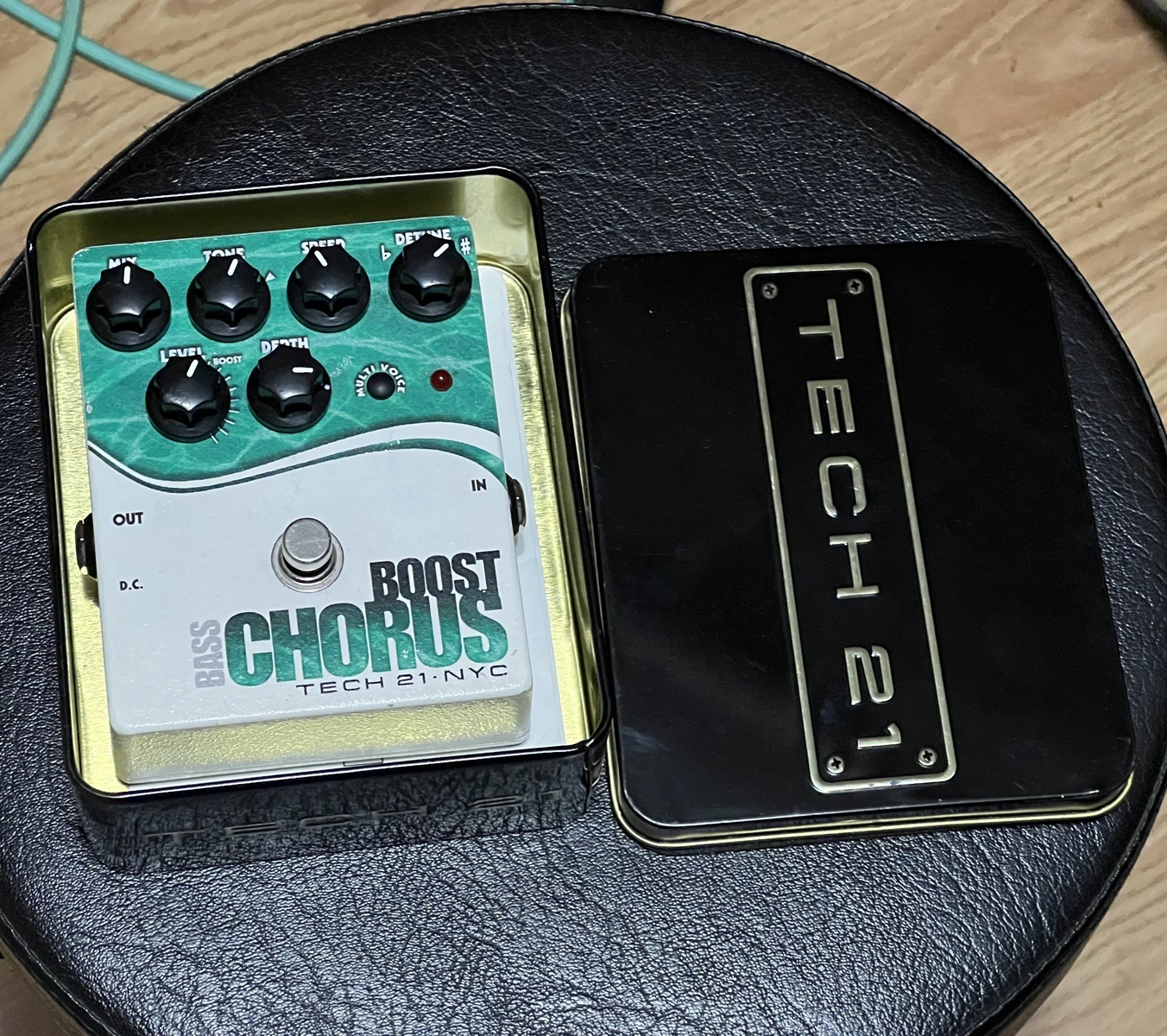 Pedalboard by ambienthollow featuring Tech 21 Bass Boost Chorus