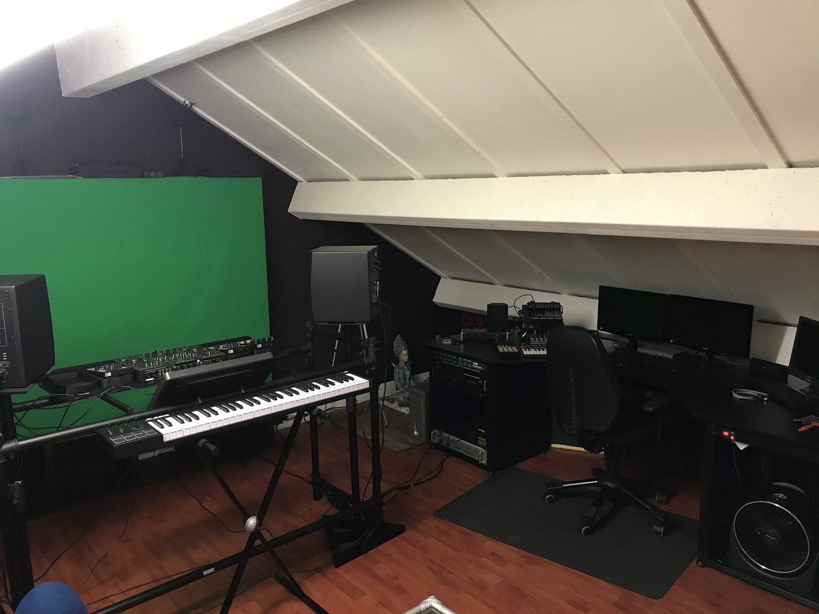 Electronic DJ Setup by djdenz featuring Native Instruments Traktor Pro 3, Native Instruments Traktor Kontrol F1 DJ Controller, and Native Instruments Traktor Kontrol X1 Performance DJ Controller and 9 more pieces of gear
