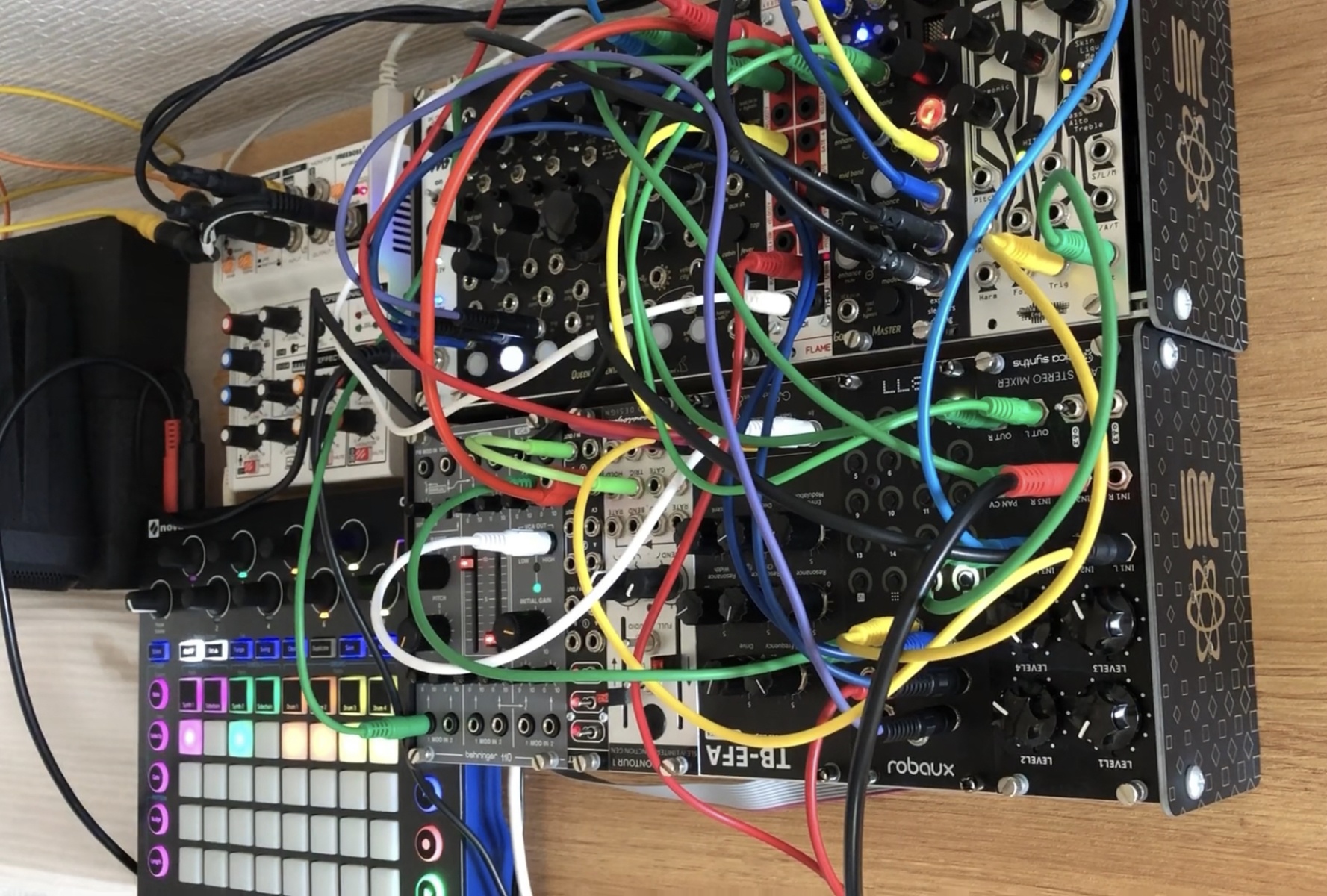 Hip Hop Live Rig by kafkaforpresident featuring Novation Circuit and Endorphin.es Queen of Pentacles