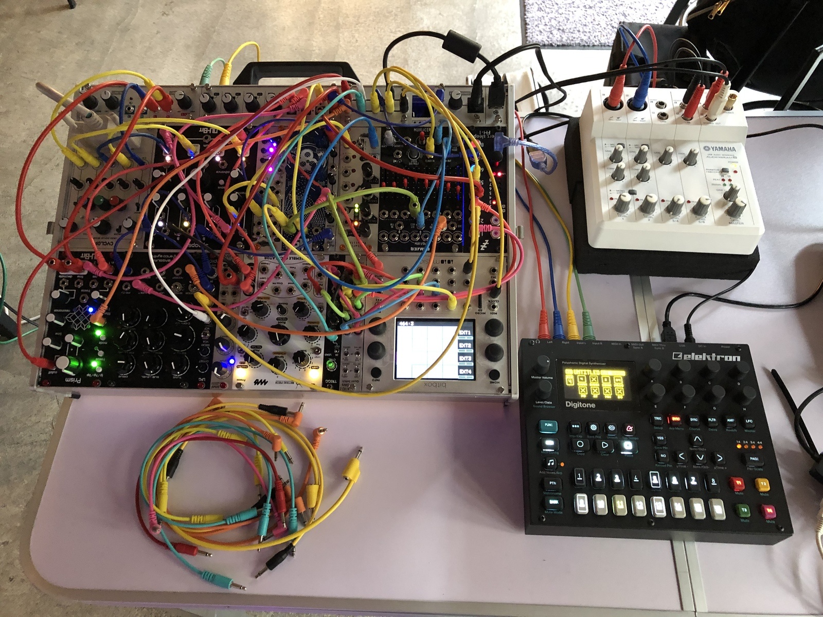 Live Rig by kafkaforpresident featuring Elektron Digitone, 1010music Bitbox, and befaco muxlicer and 2 more pieces of gear