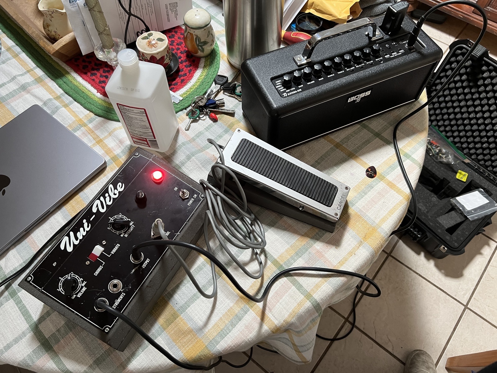 Blues Pedalboard by artbarsnstripes featuring Univox U-915 Uni-Vibe and Boss Katana Air