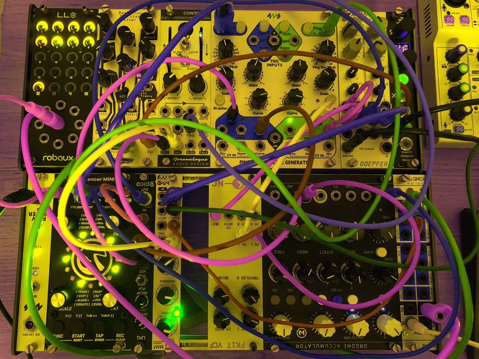 Live Rig by kafkaforpresident featuring Erica Synths Pico LPG, WMD SSF Multi Mode Filter (MMF), and 4ms PEG: Pingable Envelope Generator and 1 more piece of gear