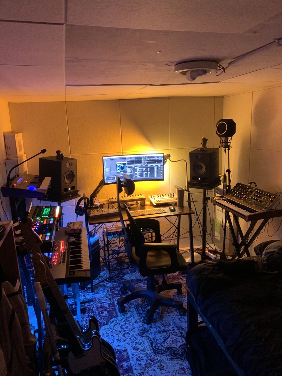 Electronic Studio Setup by micolas featuring Focal Alpha 65, Behringer TD-3-SR, and Korg Monologue Silver and 13 more pieces of gear