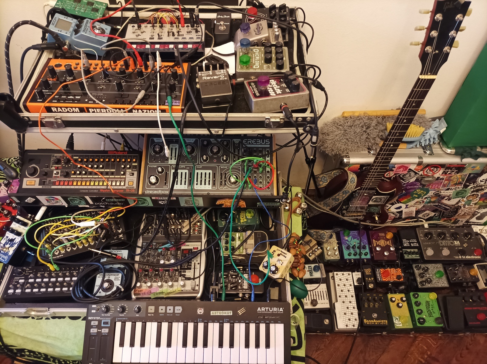 Pedalboard by marian_mazurowski featuring Dreadbox Erebus V3, Roland Boutique TR-08 Rhythm Composer, and Korg Volca Modular and 6 more pieces of gear