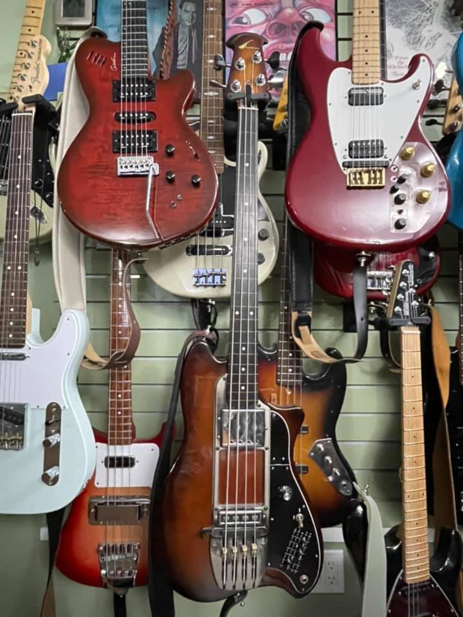 Fender Bass Rig by bubbajones featuring Ovation Magnum II, Roland G-202, and Rickenbacker 4003S and 7 more pieces of gear