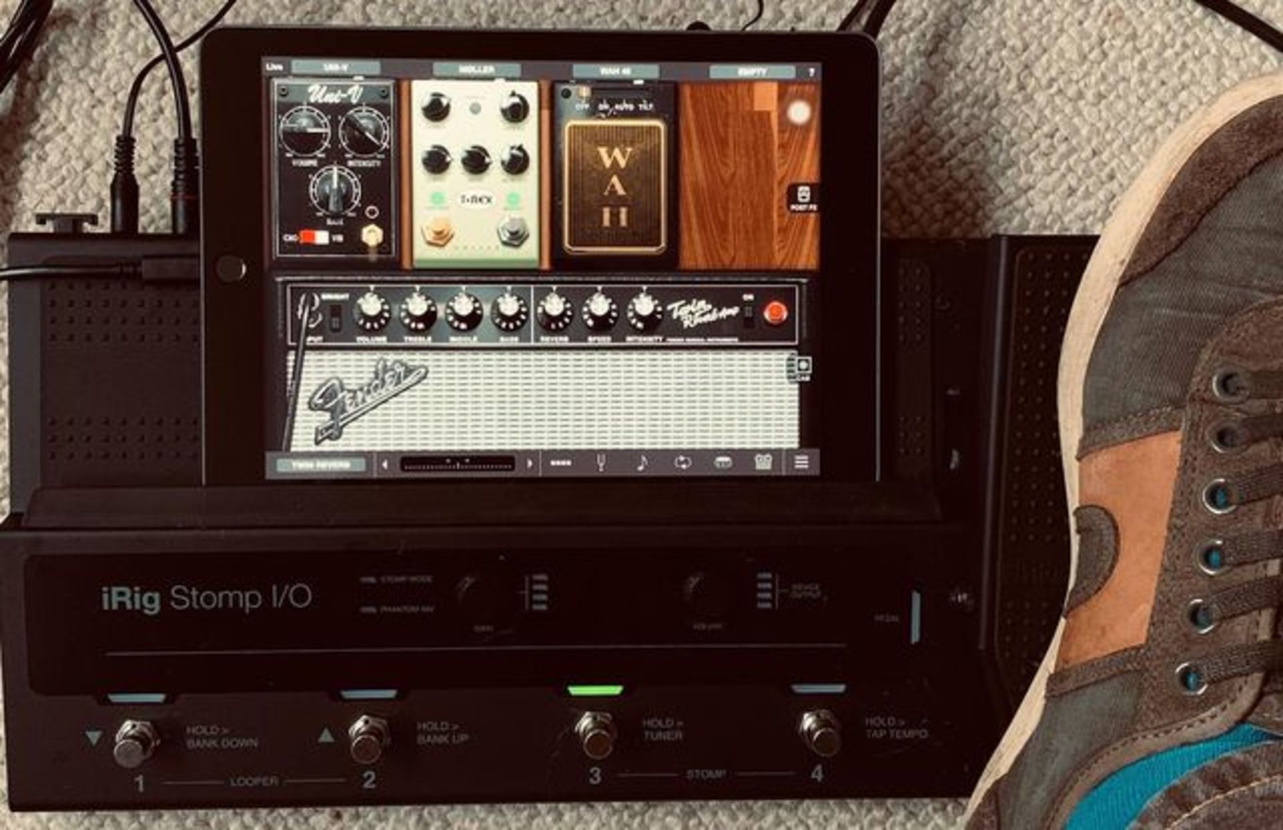 Pedalboard by simoncam featuring IK Multimedia iRig Stomp I/O