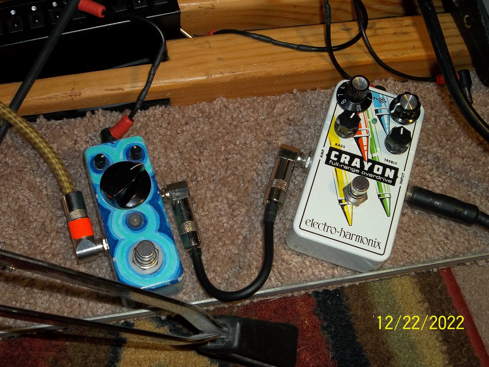 Donner Pedalboard by scuffpuppies featuring Electro-Harmonix Crayon and Donner Yellow Fall