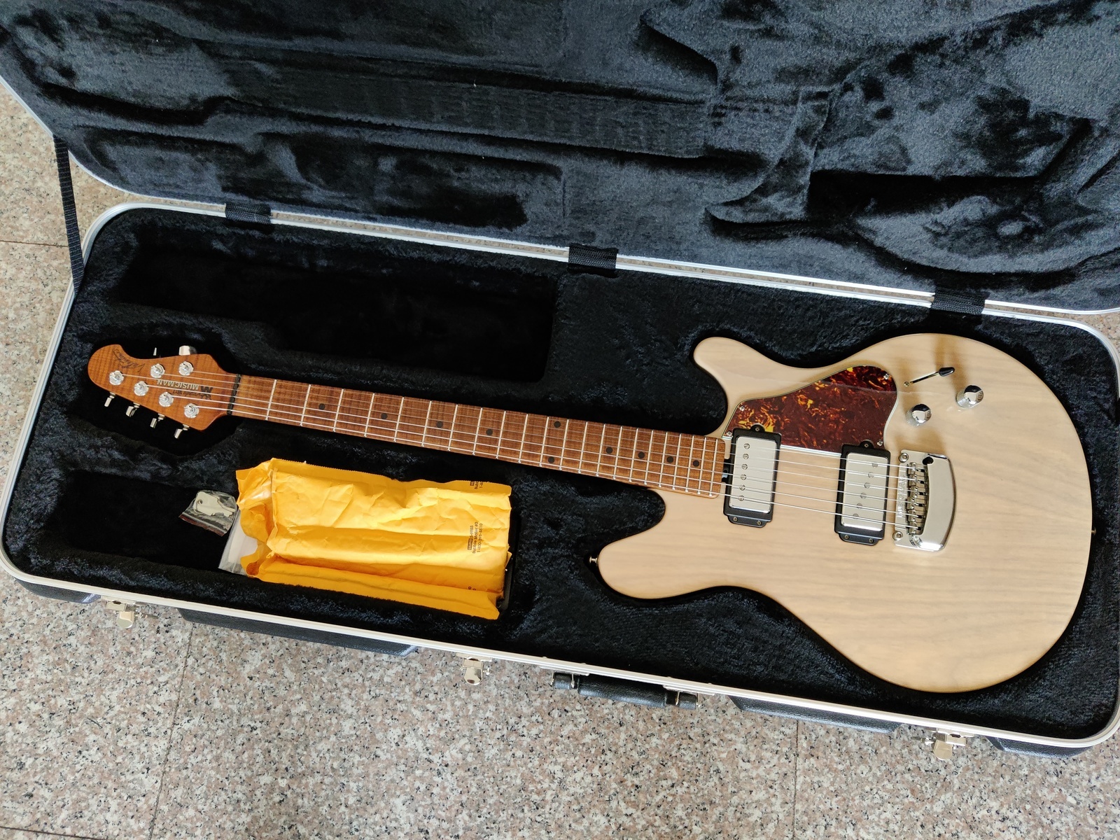 Jazz Music Gear Setup by leafless featuring Ernie Ball Music Man James Valentine "Valentine" Signature Guitar