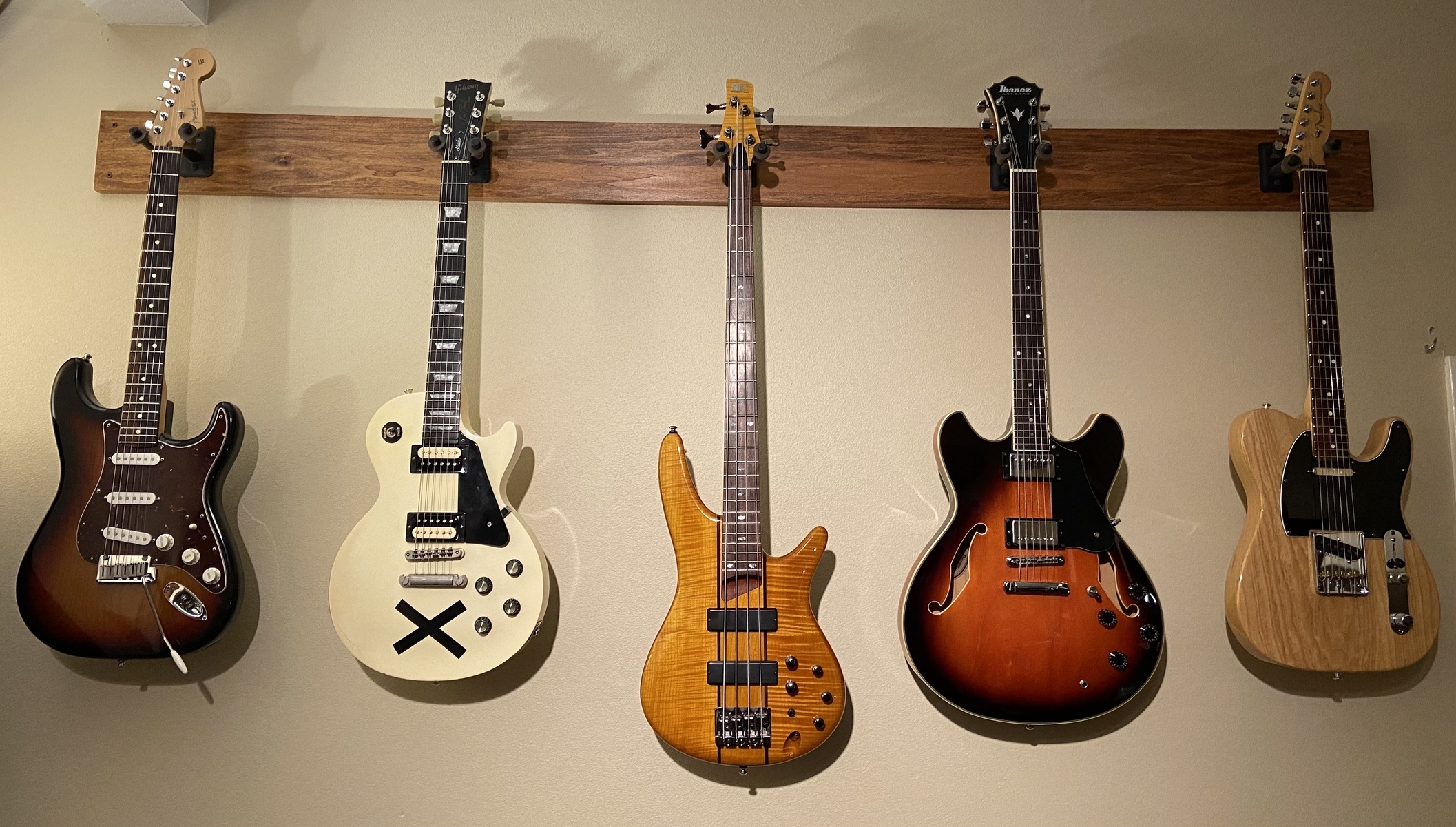 Fender Music Gear Setup by strangerx featuring Fender Stratocaster Electric Guitar, Gibson Les Paul Studio, and Ibanez artstar as 80 and 1 more piece of gear
