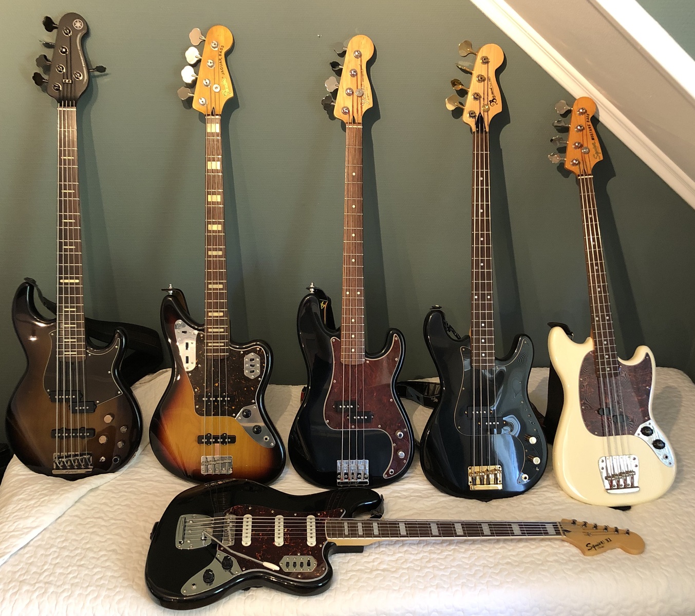 Metal Music Gear Setup by lotzi featuring Yamaha BB735A, Fender MIJ Jaguar Bass, and Fender MIM Precision and 3 more pieces of gear