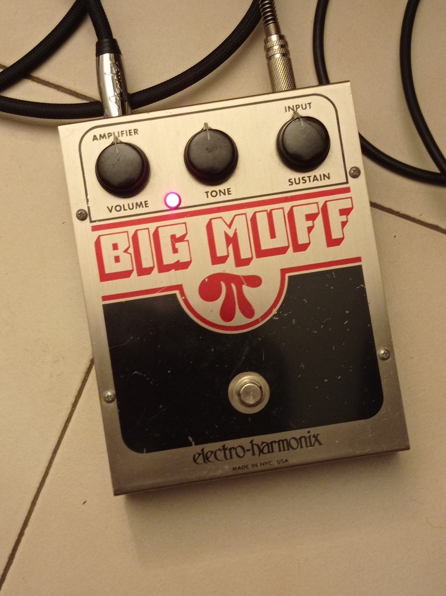 Pedalboard by clem3693 featuring Electro-Harmonix Big Muff Pi