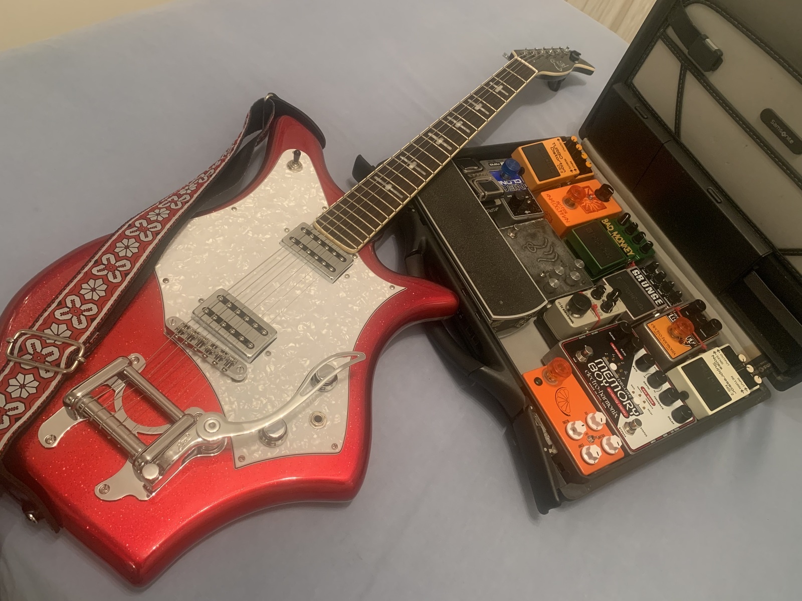 Metal Pedalboard by andreberaldino featuring Eko 700, JHS Pulp N' Peel V4, and Electro-Harmonix Deluxe Memory Boy and 11 more pieces of gear