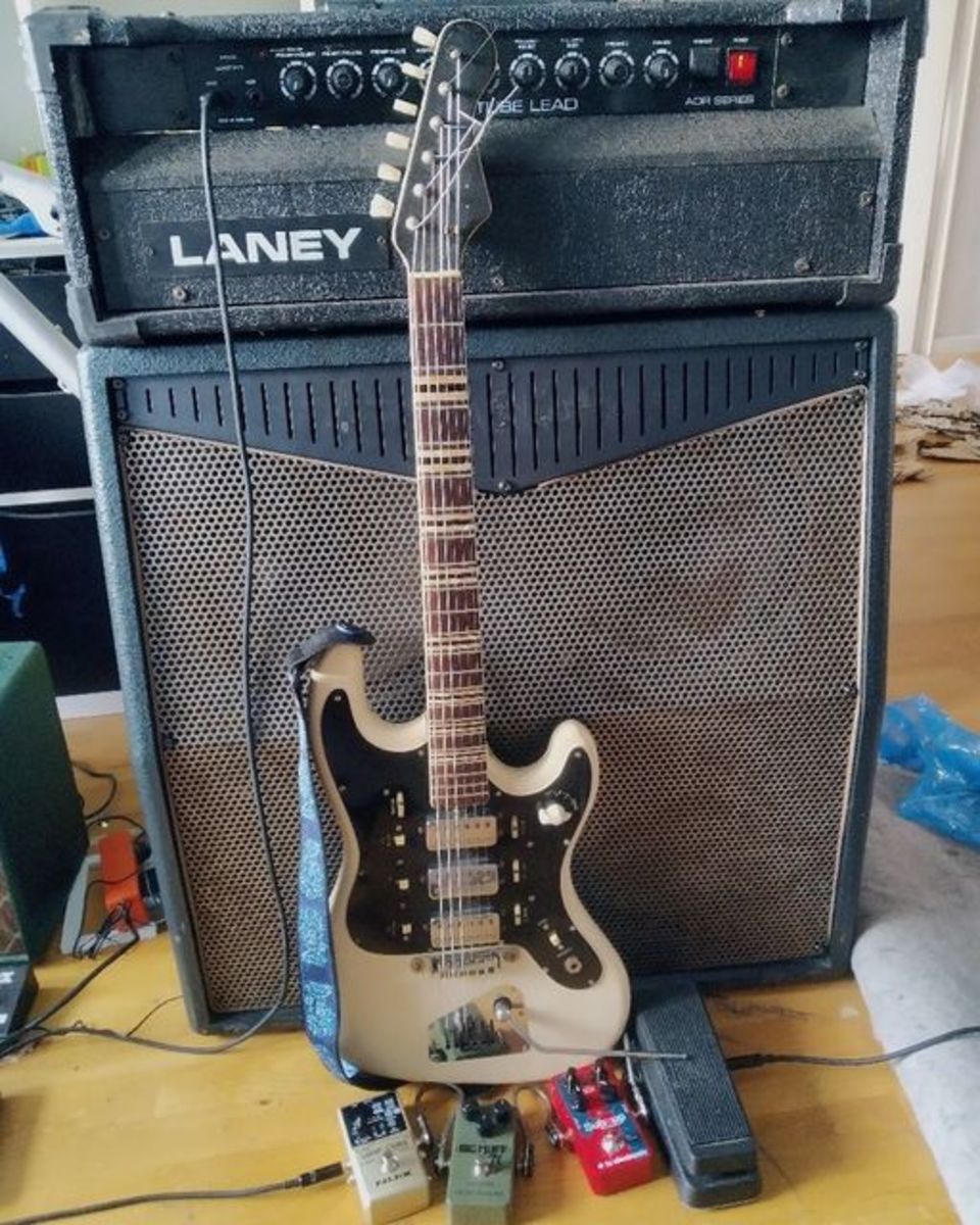Metal Pedalboard by emilio featuring Hofner (Höfner) 176 Galaxie, Dunlop GCB-95 Original Cry Baby (Silver logo), and TC Electronic Sub 'N' Up Octaver and 2 more pieces of gear