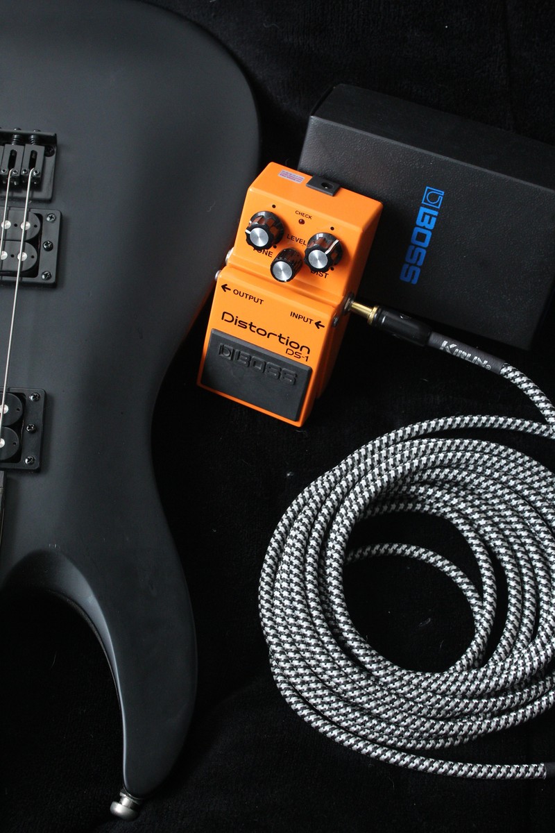 Boss Pedalboard by cronoz featuring Jackson JS22-7 Dinky and Boss DS-1 Distortion