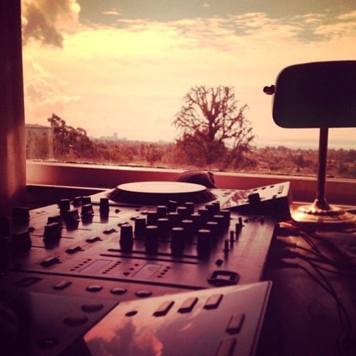 Electronic DJ Setup by devinschumacher featuring Pioneer CDJ-2000 Nexus